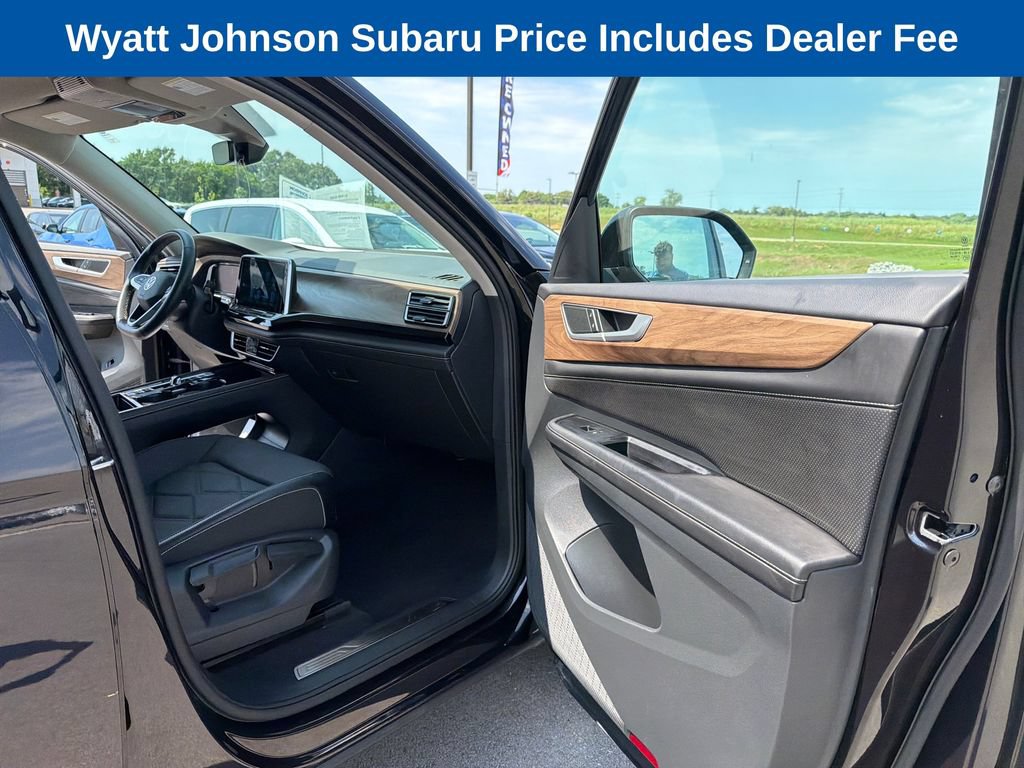 Used 2025 Volkswagen Atlas SE AWD/4WD image 30
