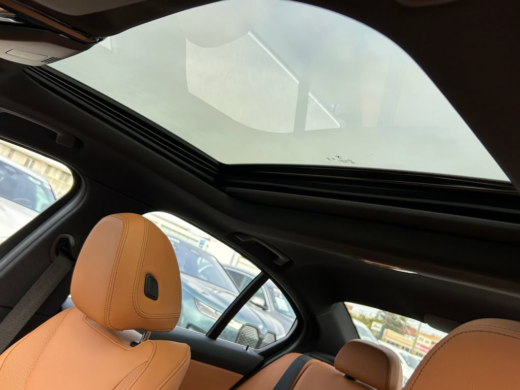 Used 2026 BMW 330i Sedan w/ Premium Package RWD image 16
