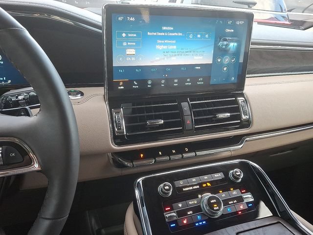 New 2024 Lincoln Navigator L Reserve AWD/4WD image 8