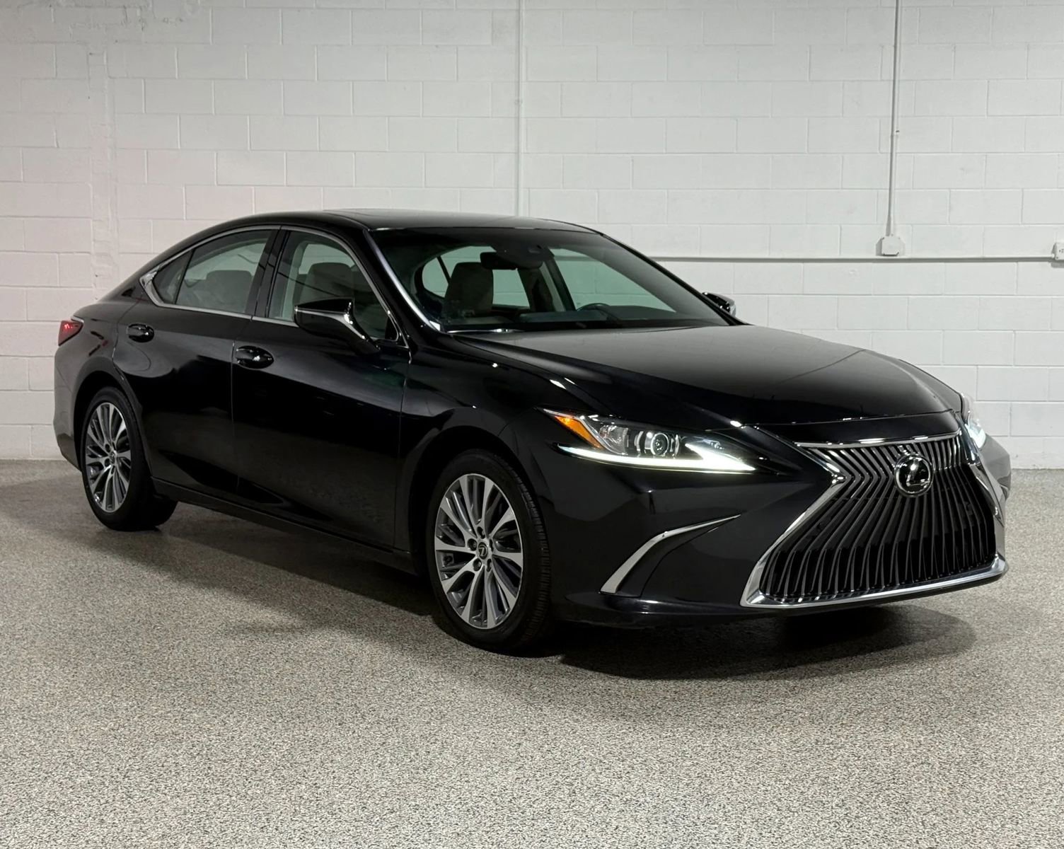 Used 2019 Lexus ES 350 w/ Premium Package FWD image 4