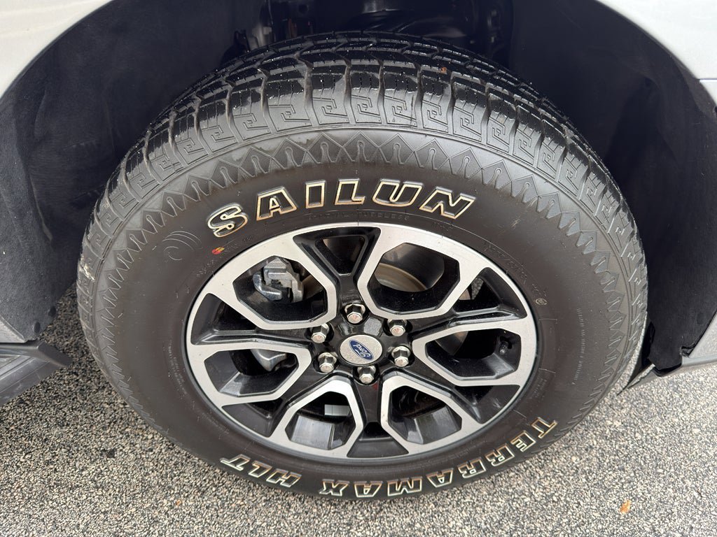 Used 2024 Ford Expedition XLT AWD/4WD image 37