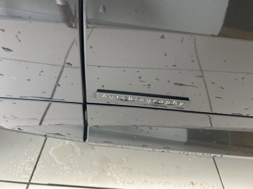 Used 2025 Land Rover Range Rover Sport Autobiography image 21