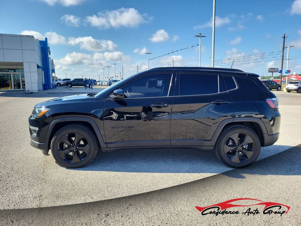 Used 2021 Jeep Compass Latitude image 1