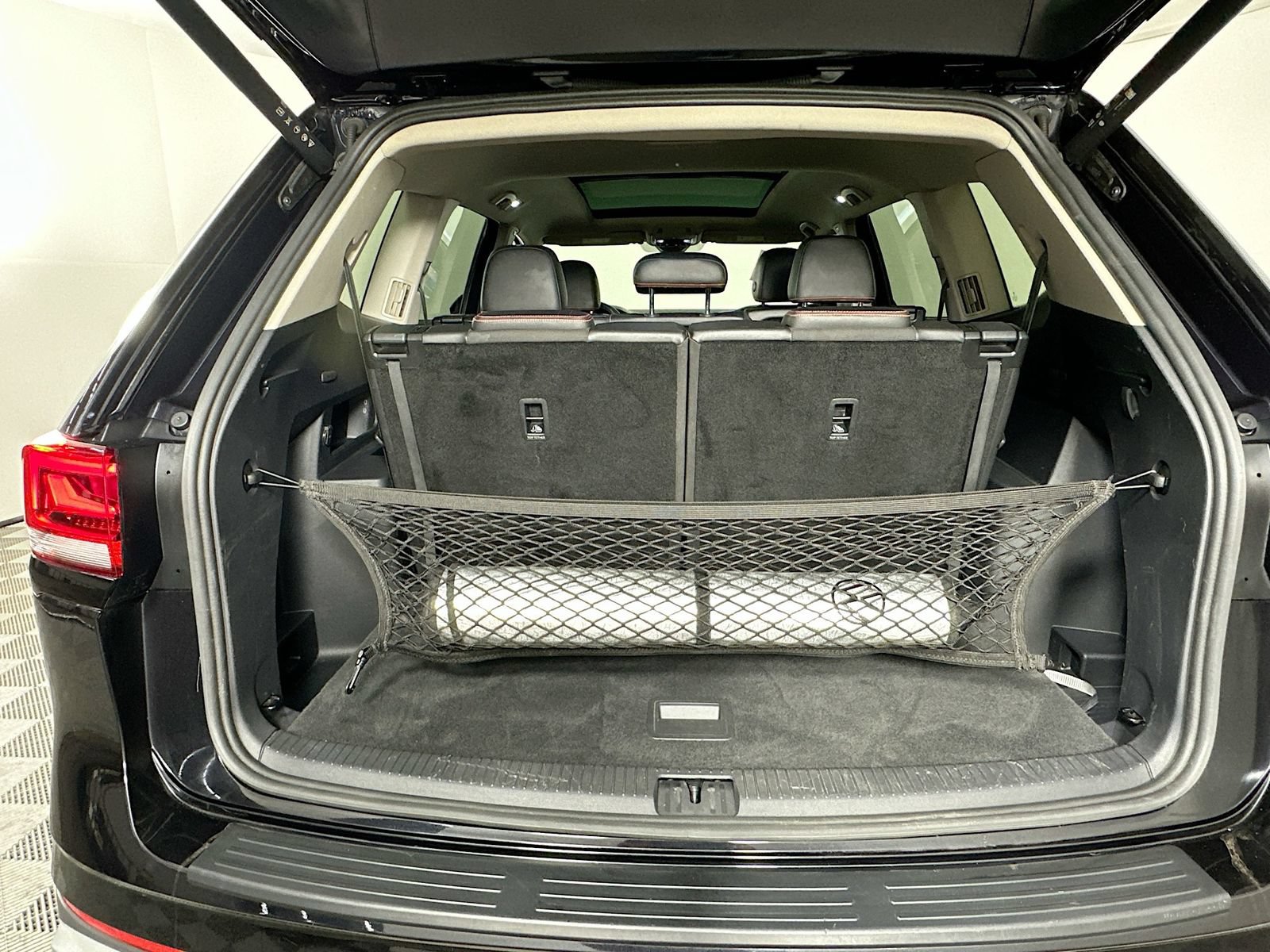 Used 2024 Volkswagen Atlas Peak Edition SE AWD/4WD image 28