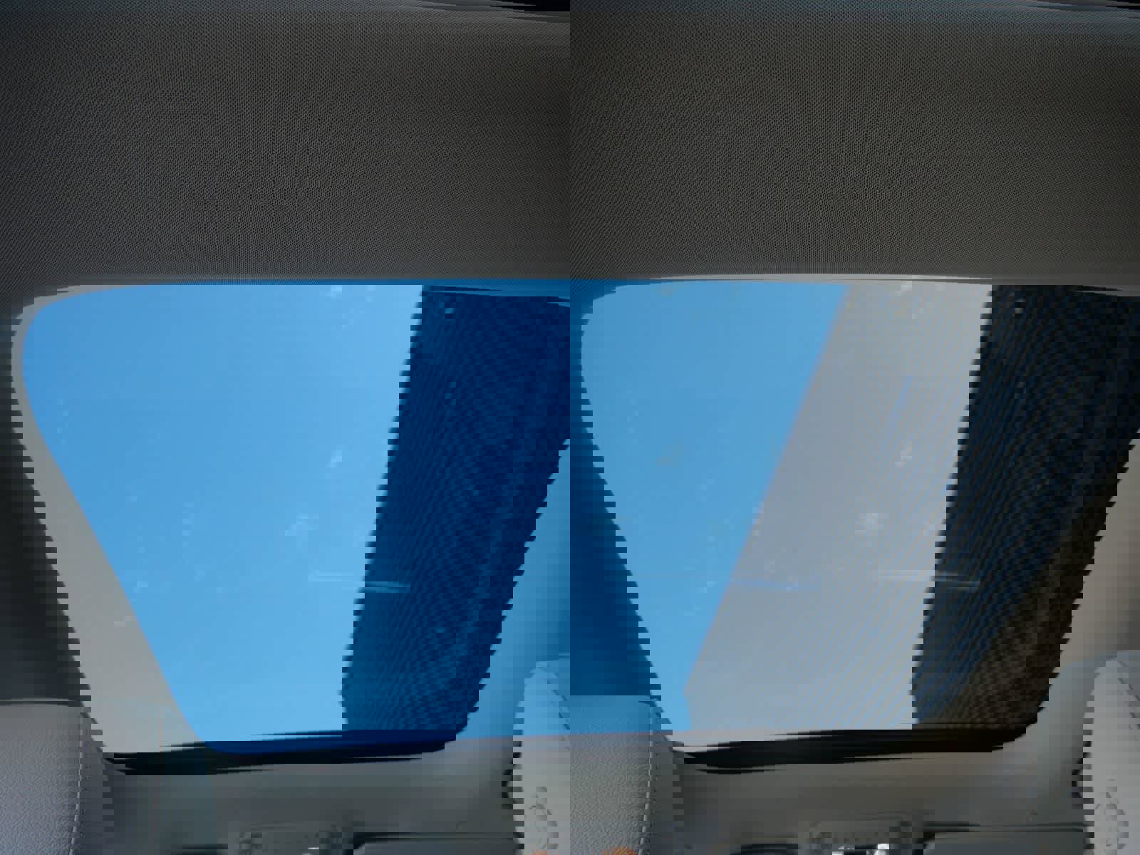 Used 2025 Mercedes-Benz EQB 300 4MATIC image 14