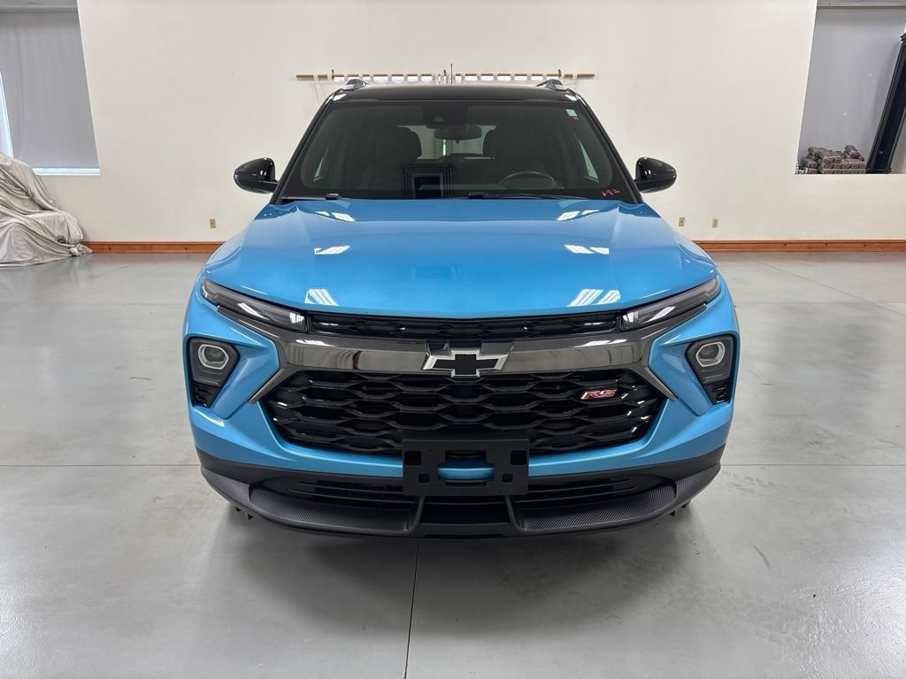 Used 2025 Chevrolet TrailBlazer RS FWD image 3