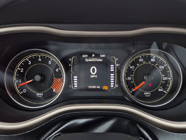 Used 2015 Jeep Cherokee Latitude w/ Comfort/Convenience Group AWD/4WD image 19