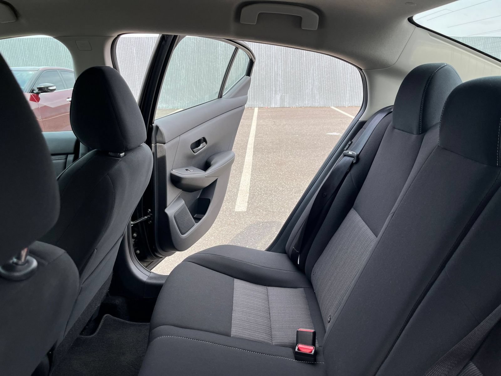 Used 2025 Nissan Sentra SV FWD image 38