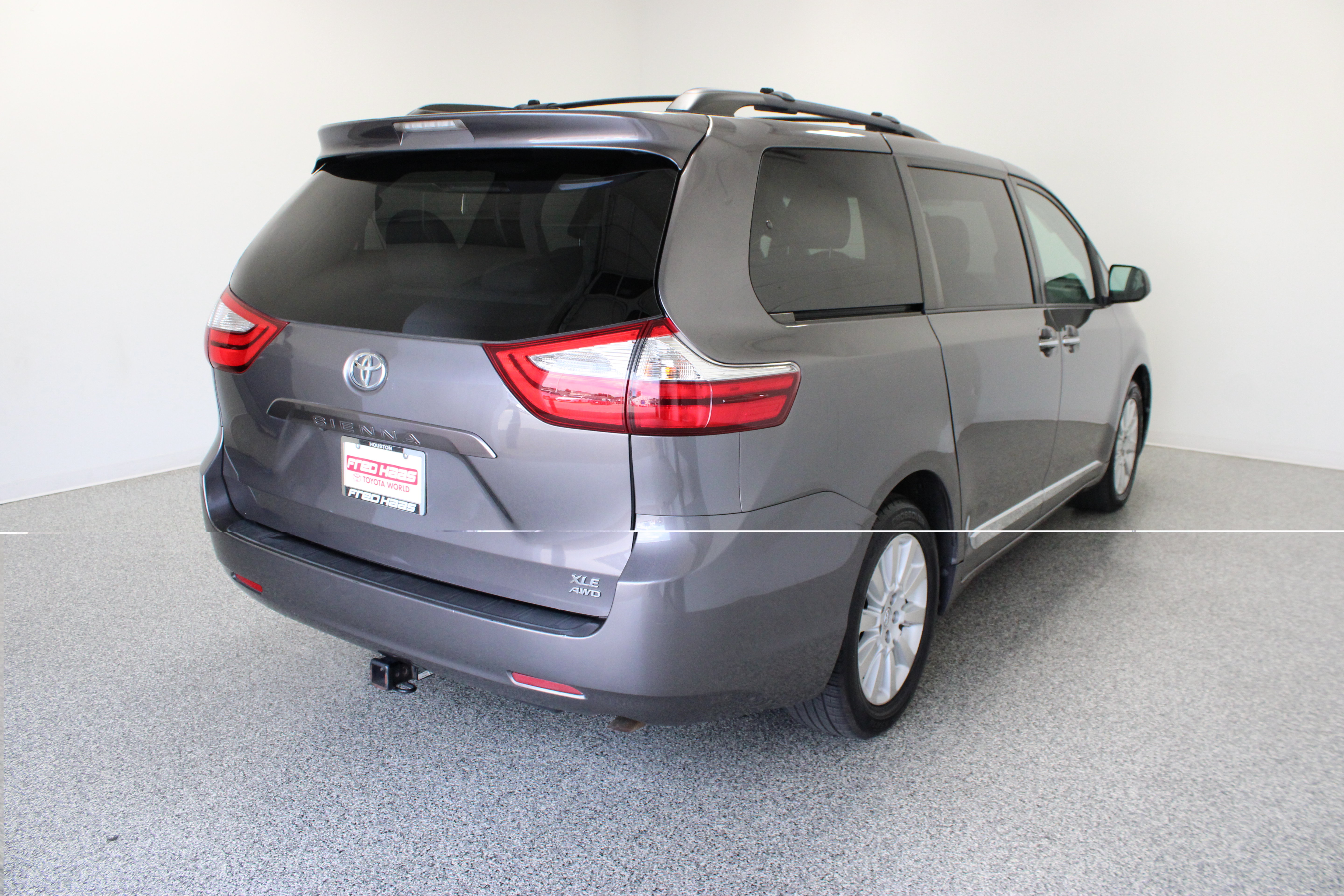 Used 2015 Toyota Sienna XLE AWD/4WD image 7