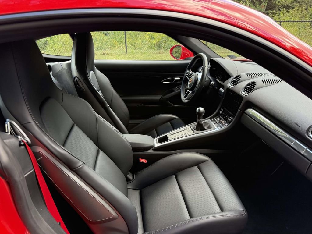 Used 2024 Porsche 718 Cayman image 12