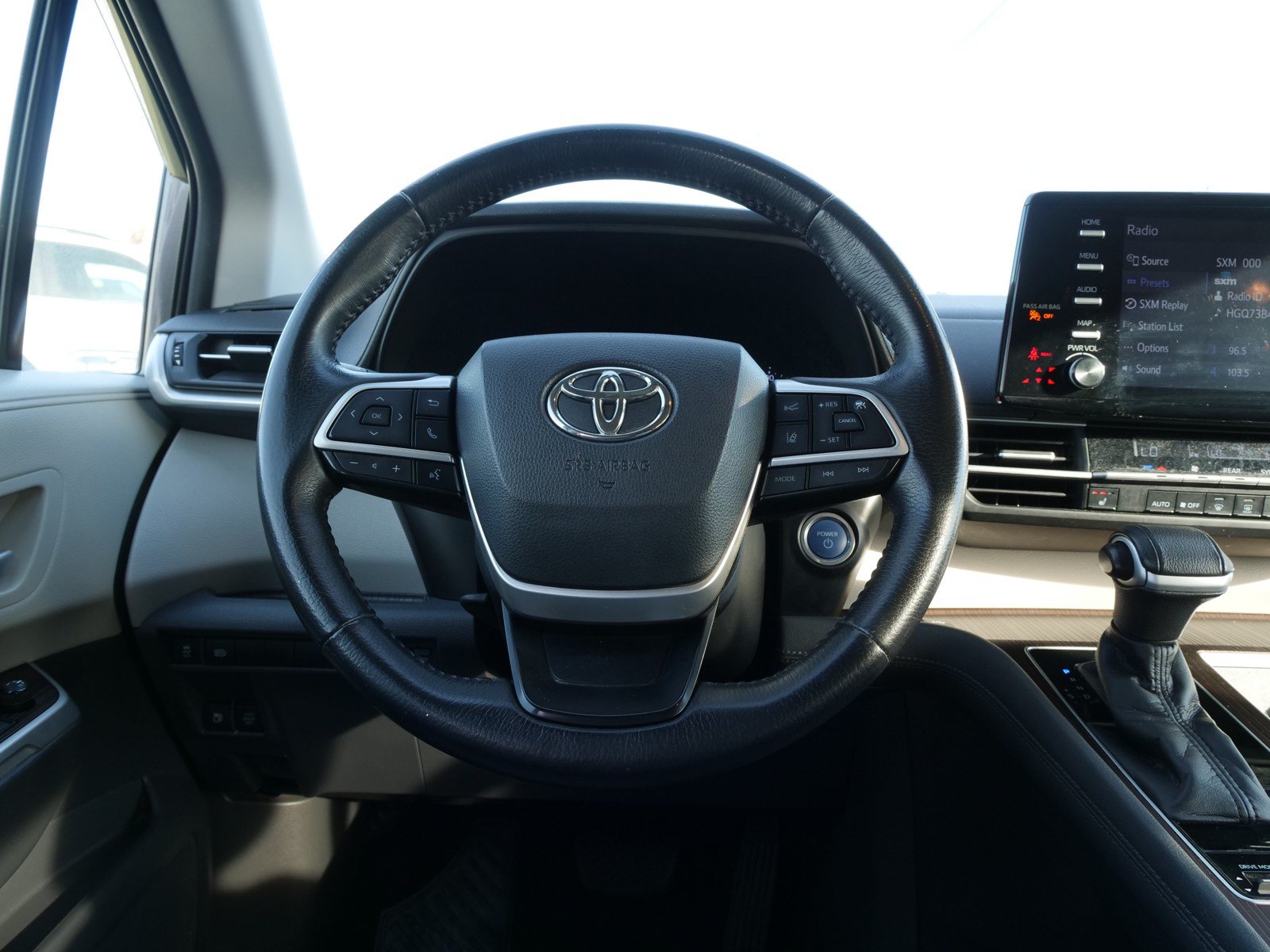 Used 2021 Toyota Sienna XLE FWD image 21