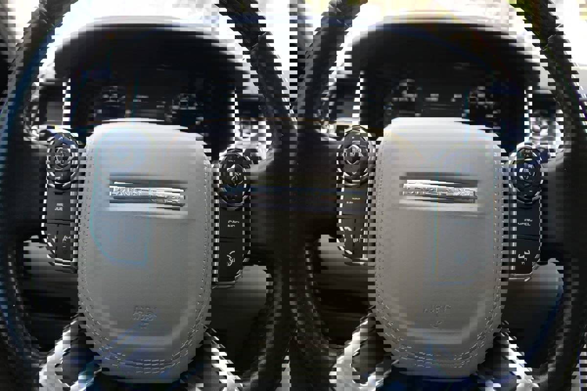 Used 2016 Land Rover Range Rover Supercharged AWD/4WD image 28