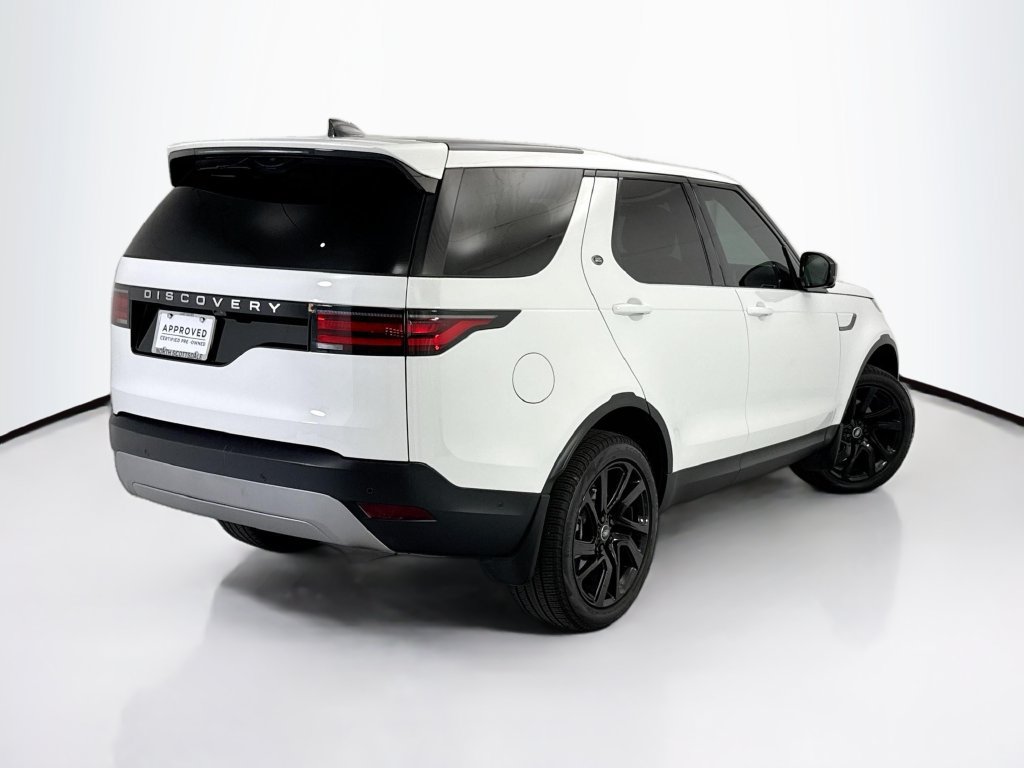 Used 2025 Land Rover Discovery S AWD/4WD image 5