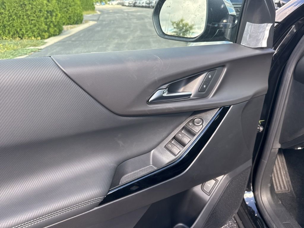 New 2026 Chevrolet Equinox LT w/ Convenience Package II image 14