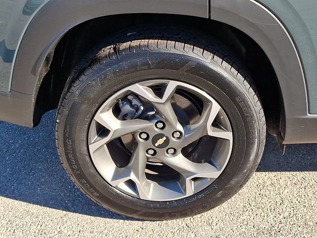 Certified 2025 Chevrolet Trax LT FWD image 8