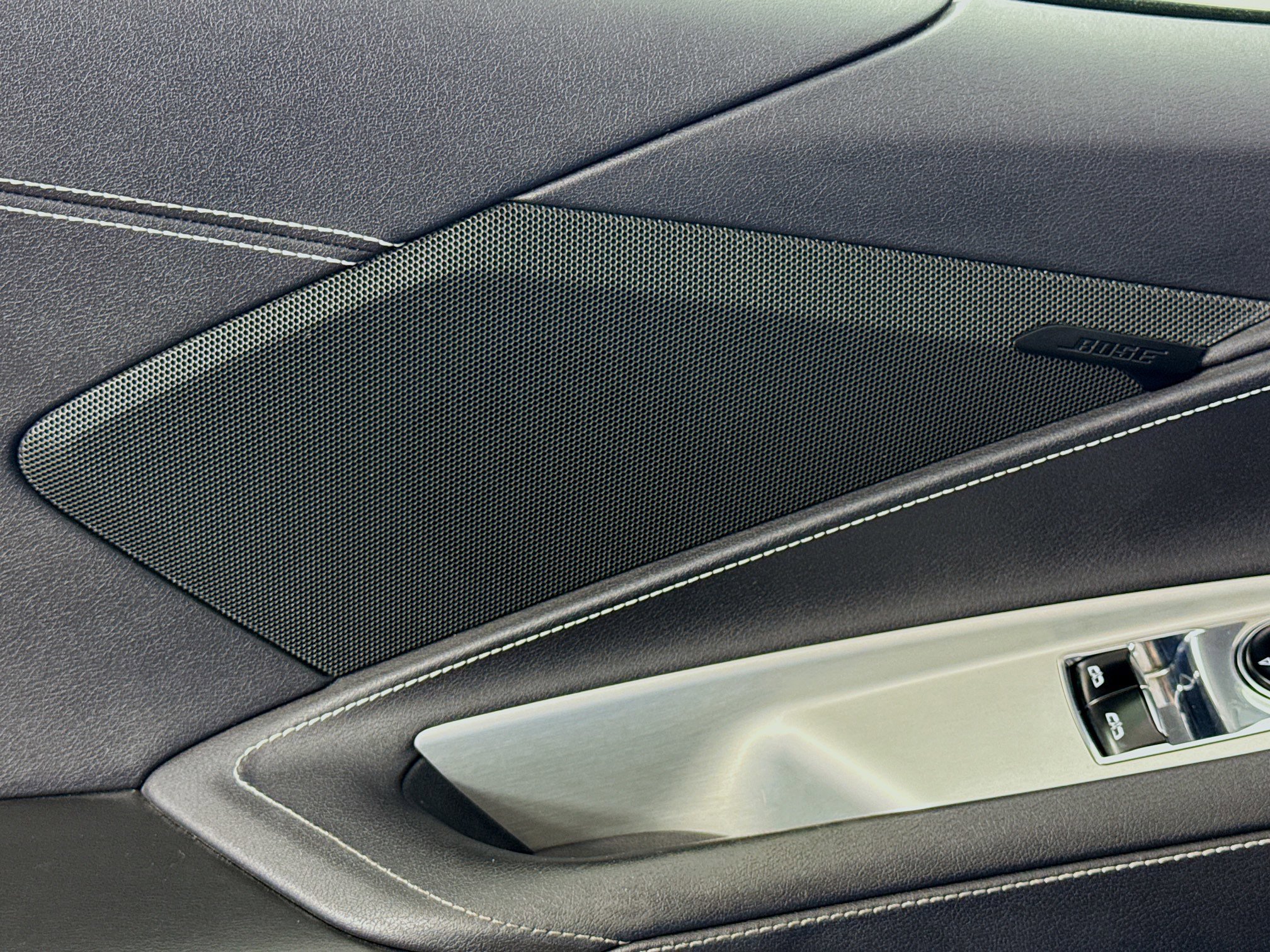 Used 2023 Chevrolet Corvette Stingray Coupe w/ Z51 Performance Package image 19