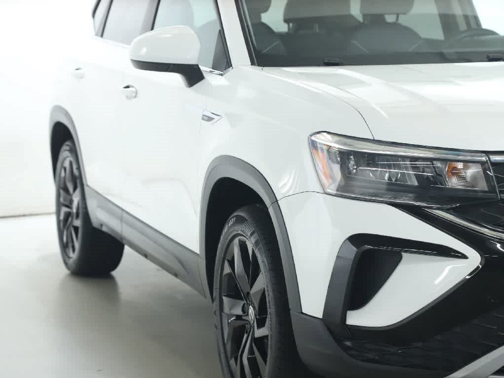 Certified 2023 Volkswagen Taos SE w/ Black Wheel Package AWD/4WD image 8