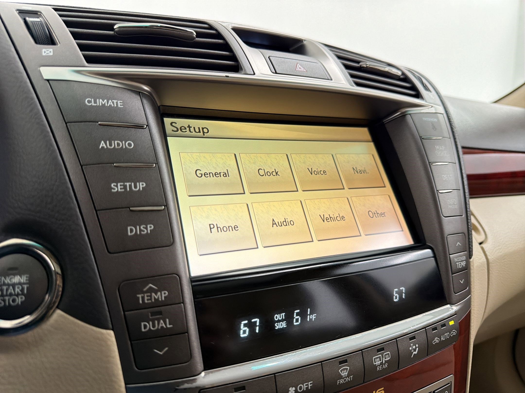 Used 2011 Lexus LS 460 L w/ Luxury Pkg image 22