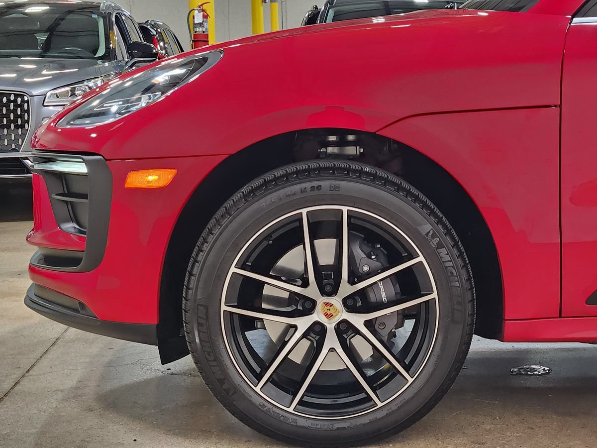 Used 2023 Porsche Macan AWD/4WD image 5