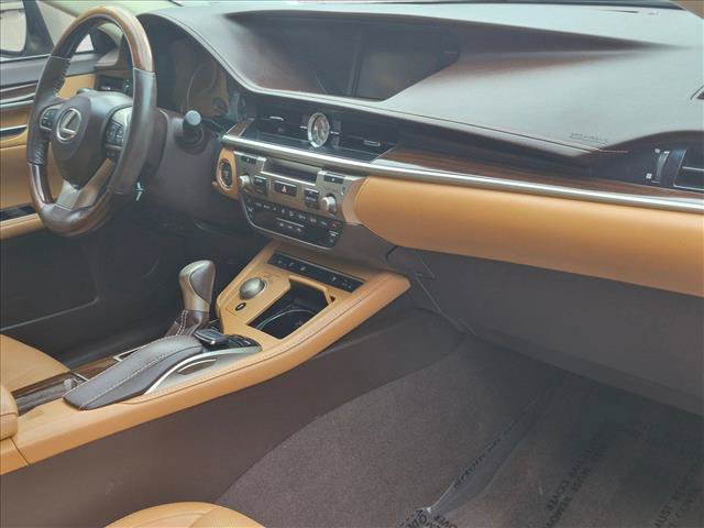Used 2016 Lexus ES 350 w/ Luxury Package w/Wood Trim FWD image 21