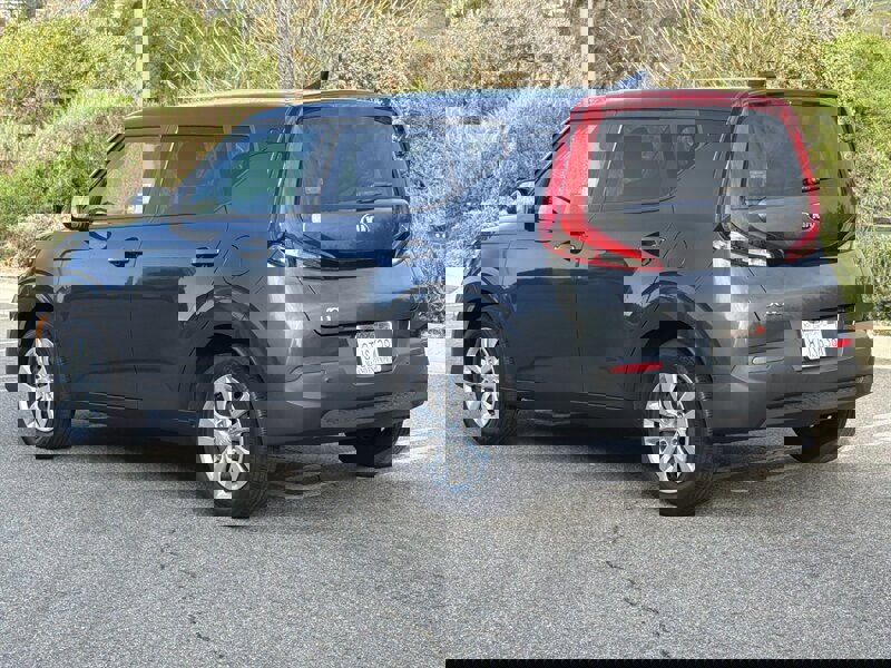 Used 2021 Kia Soul LX image 4
