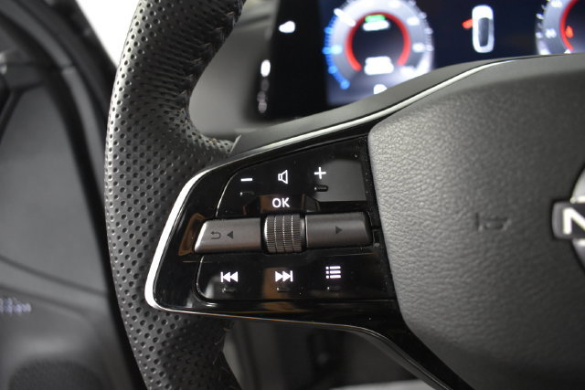 Used 2024 Nissan Ariya AWD image 16
