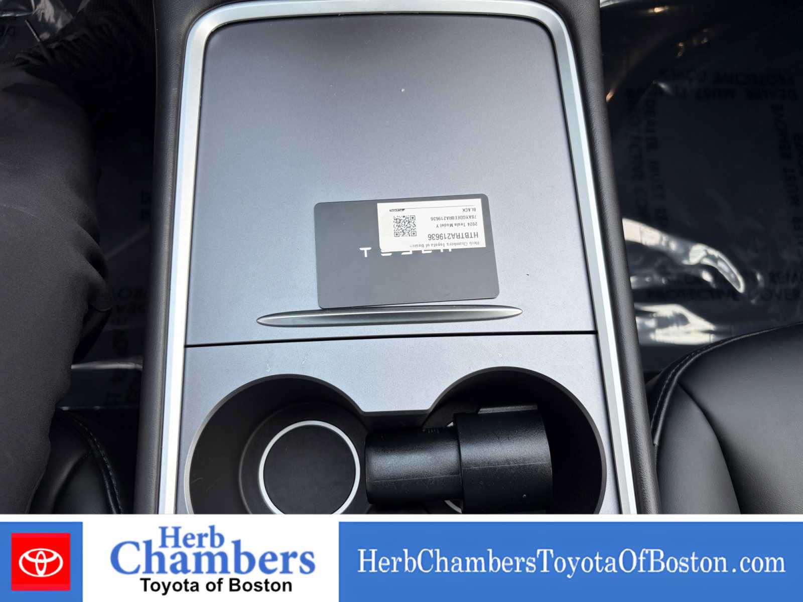 Used 2024 Tesla Model Y Long Range AWD/4WD image 13