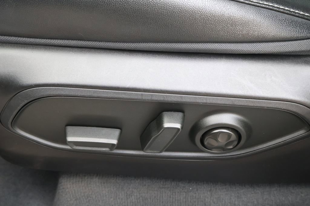 Used 2024 Jeep Grand Cherokee Limited image 32