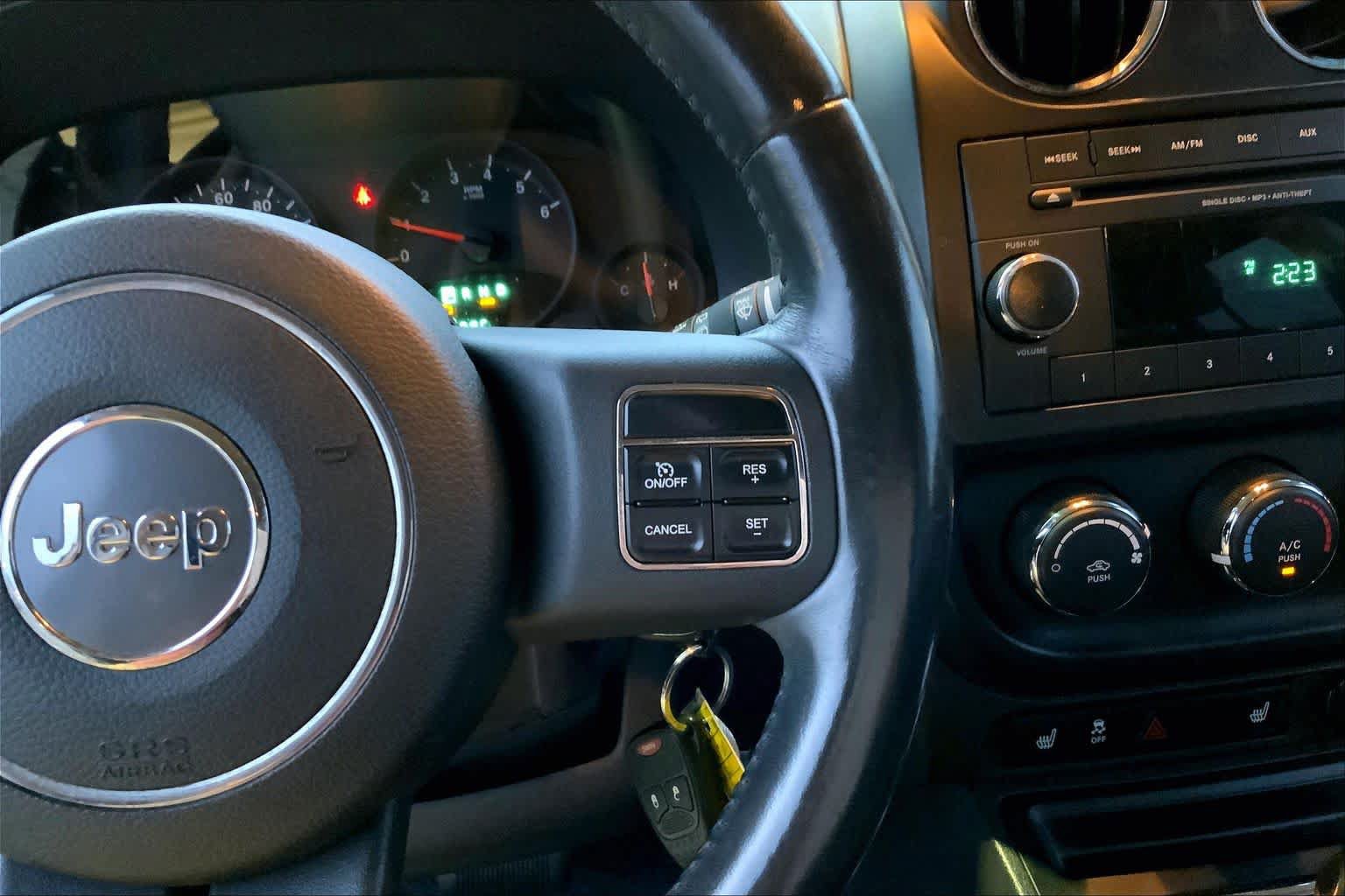 Used 2011 Jeep Patriot Latitude AWD/4WD image 23