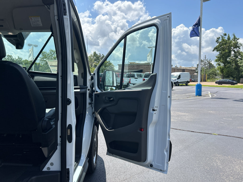 New 2026 Ford Transit 250 148 Medium Roof w/ Load Area Protection Package RWD image 18