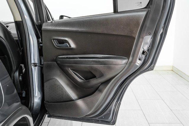 Used 2016 Chevrolet Trax LT w/ LT Convenience Package image 42