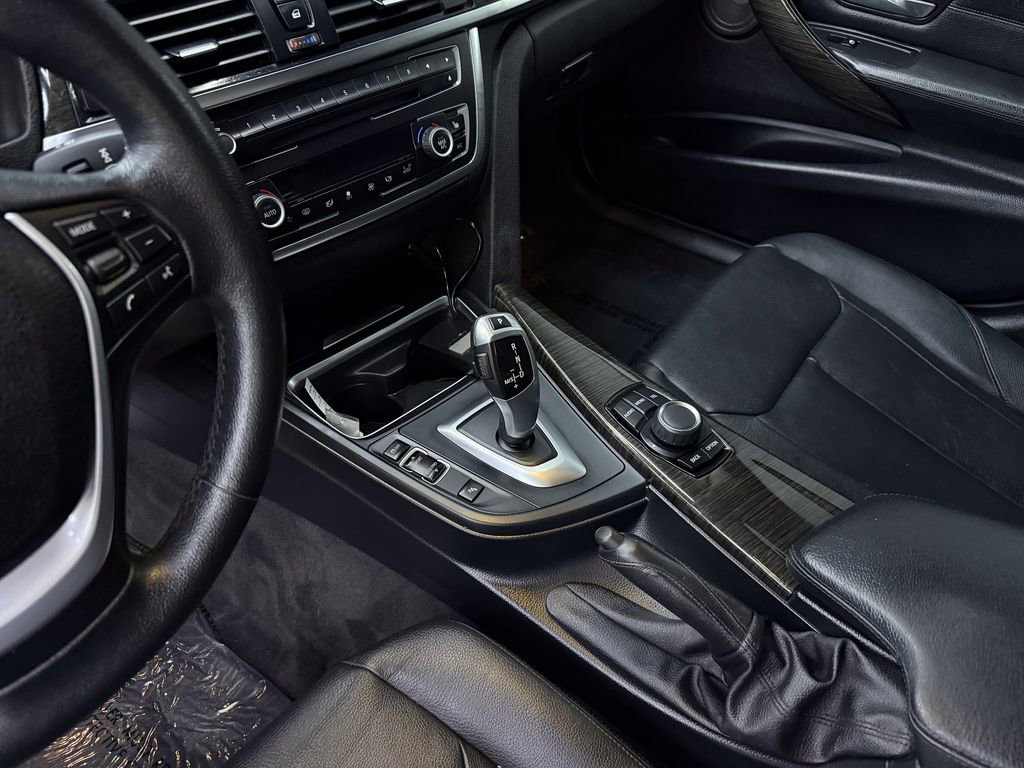 Used 2015 BMW 335i xDrive Sedan AWD/4WD image 13