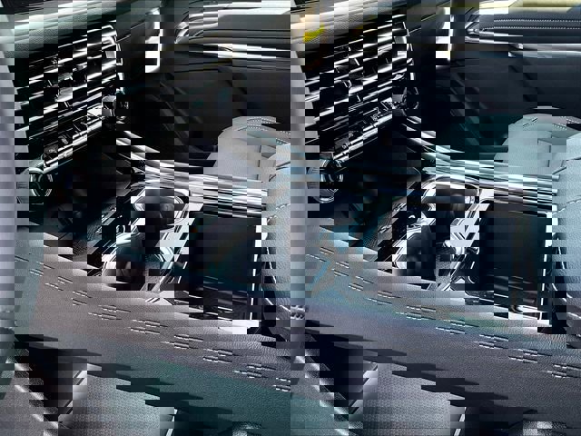 New 2025 Chevrolet Traverse LT w/ Driver Confidence Package image 12