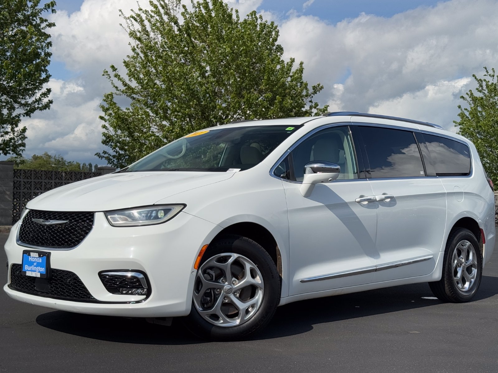 Used 2021 Chrysler Pacifica Limited w/ Premium & Safety Sphere Group