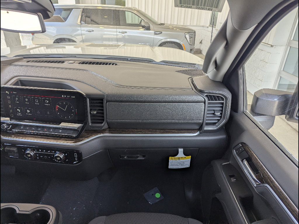 New 2026 GMC Sierra 3500 SLE w/ SLE Value Package AWD/4WD image 4
