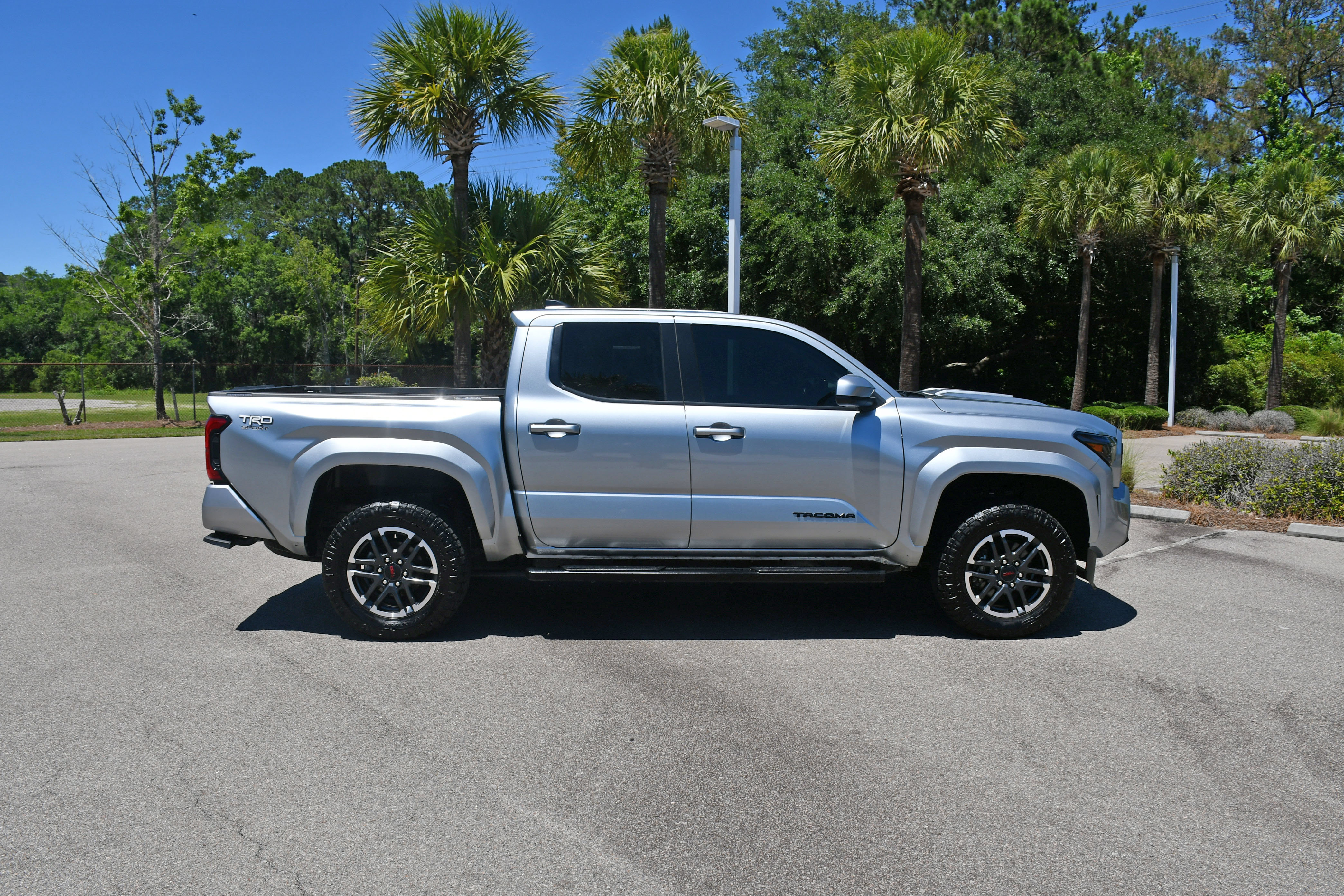 Certified 2025 Toyota Tacoma TRD Sport AWD/4WD image 2