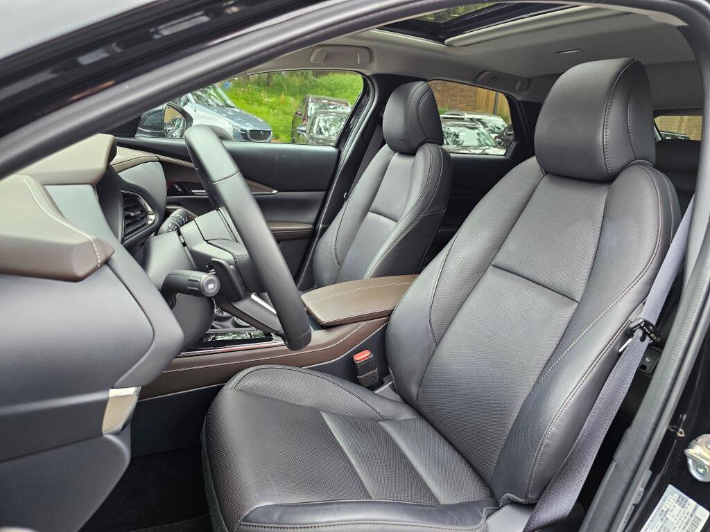Certified 2025 MAZDA CX-30 AWD 2.5 S w/ Premium Package image 19