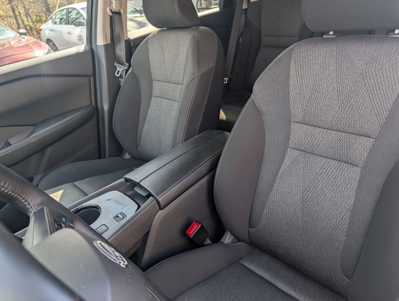 Used 2025 Nissan Rogue SV image 8