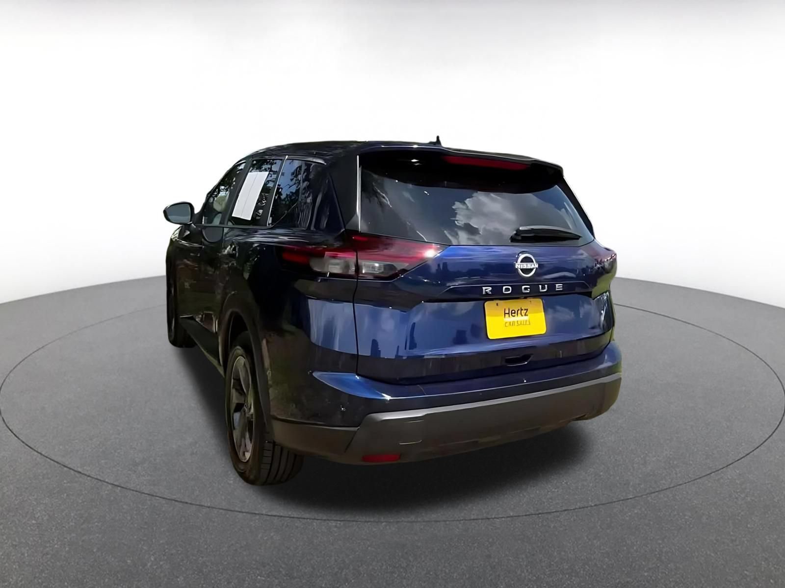 Used 2025 Nissan Rogue SV FWD image 10