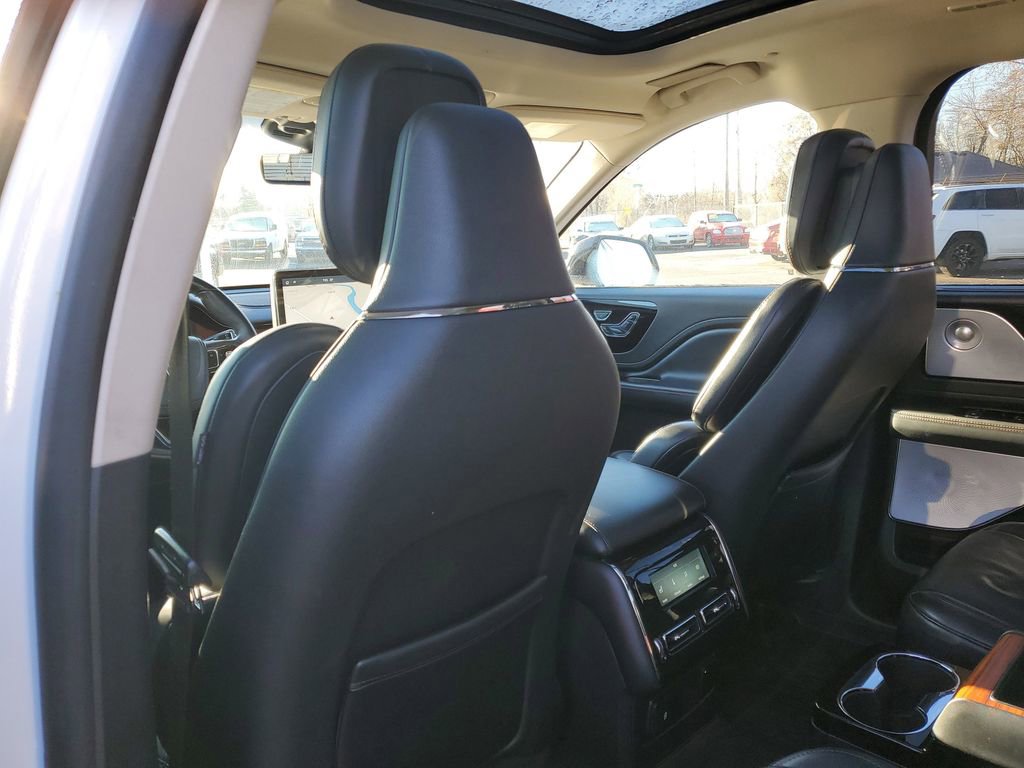 Used 2020 Lincoln Aviator Reserve w/ Equipment Group 202A image 30