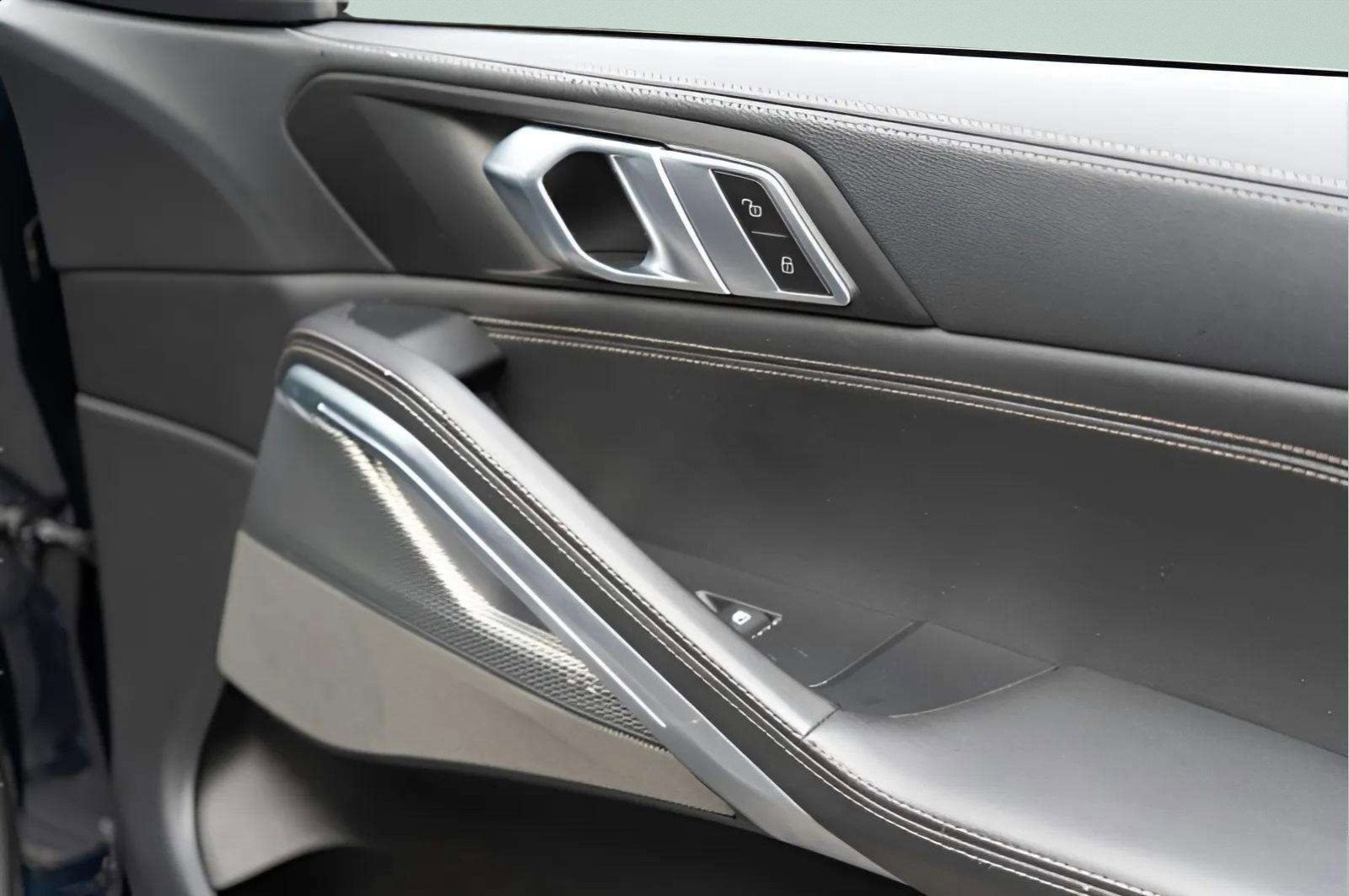 Used 2021 BMW X6 xDrive40i w/ M Sport Package image 61