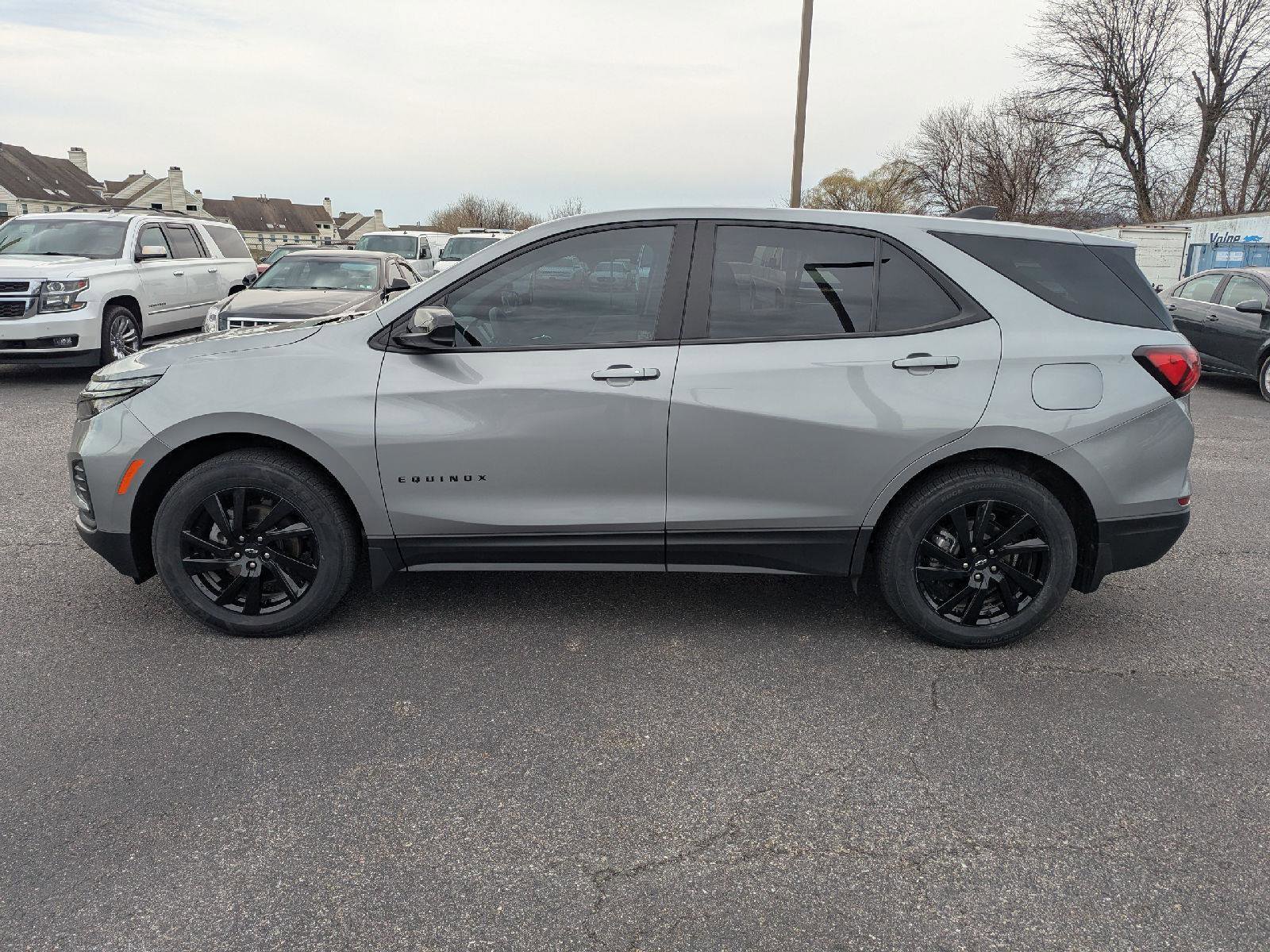 Used 2023 Chevrolet Equinox LS w/ LS Convenience Package image 4