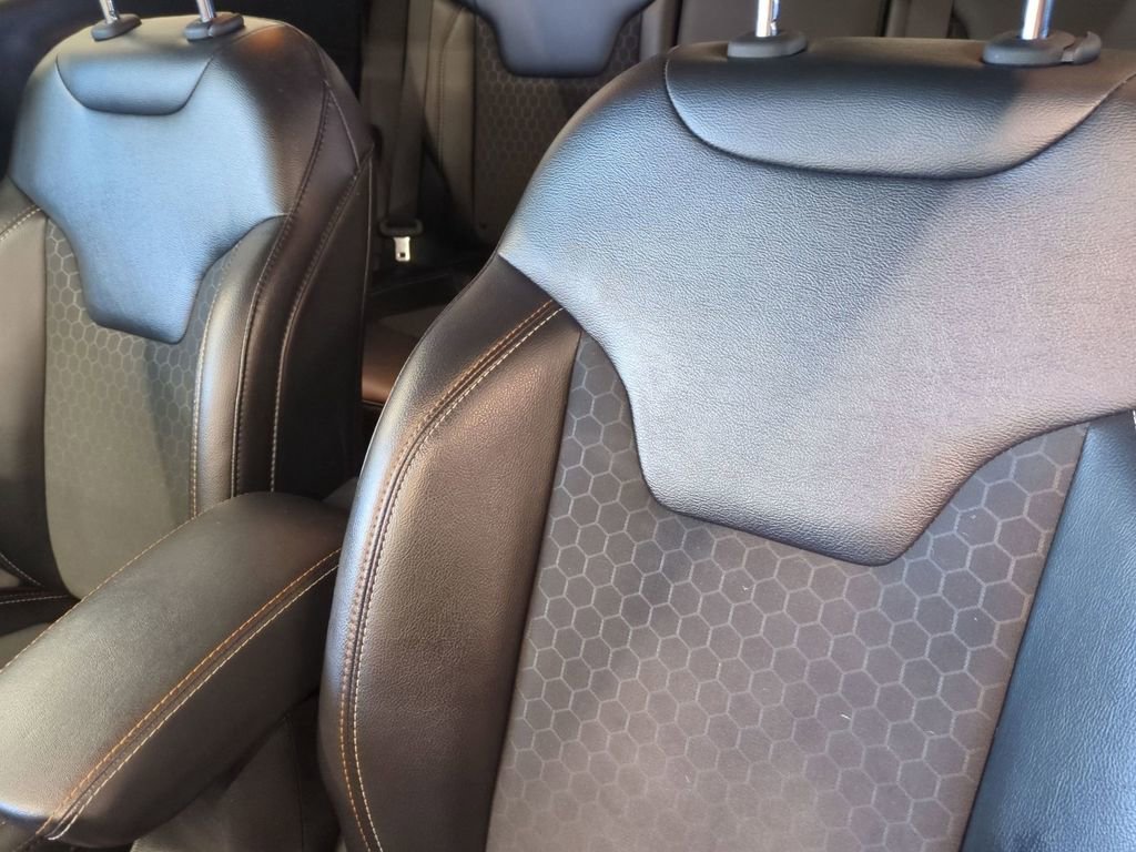 Used 2020 Jeep Compass Latitude w/ Cold Weather Group image 17