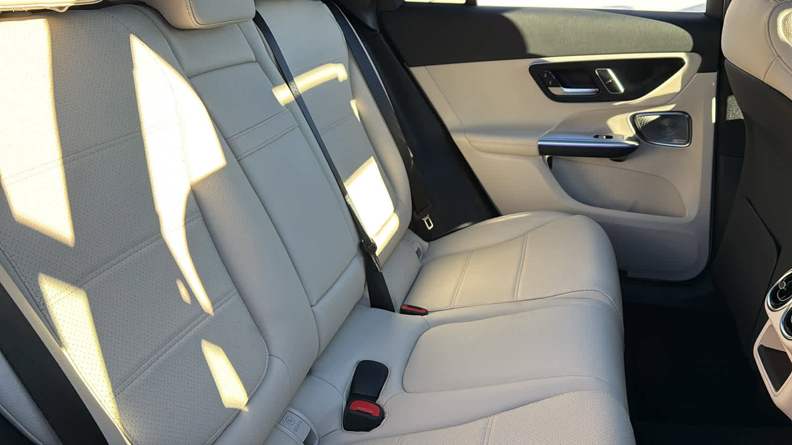 New 2026 Mercedes-Benz GLC 300 4MATIC image 34