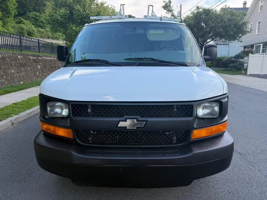 Used 2015 Chevrolet Express 2500 image 10