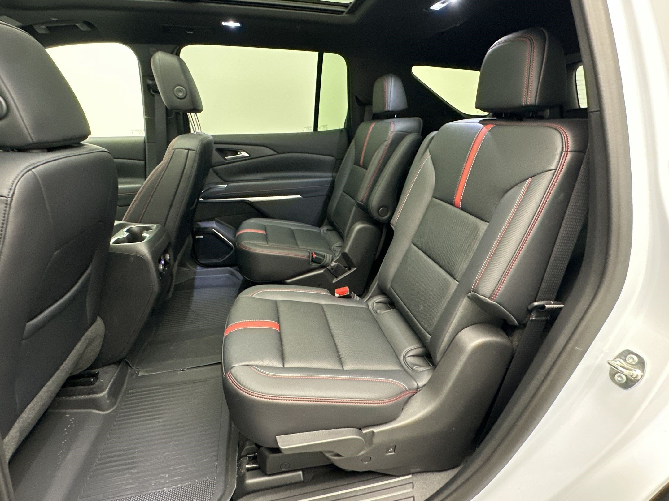 Certified 2026 Chevrolet Traverse RS AWD/4WD image 25