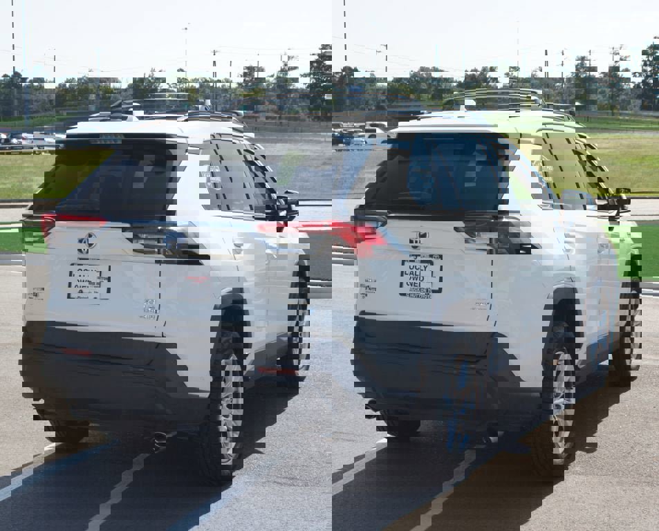 Used 2019 Toyota RAV4 XLE image 20