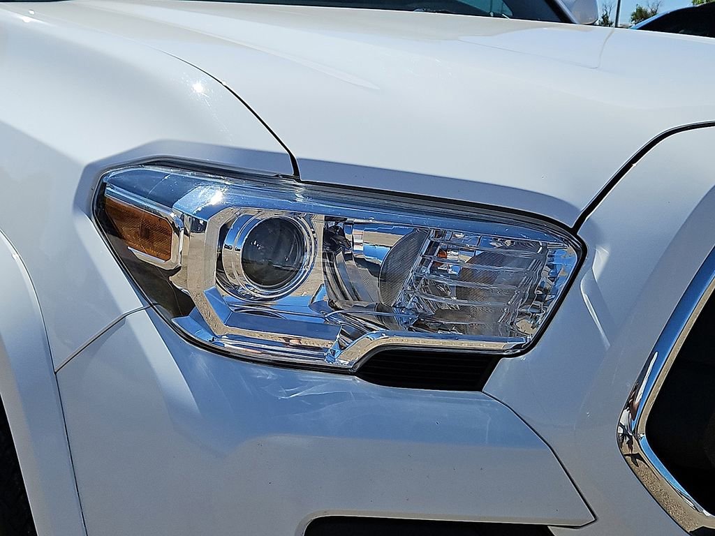 Used 2020 Toyota Tacoma SR5 w/ SR5 Appearance Package (SM) RWD image 6