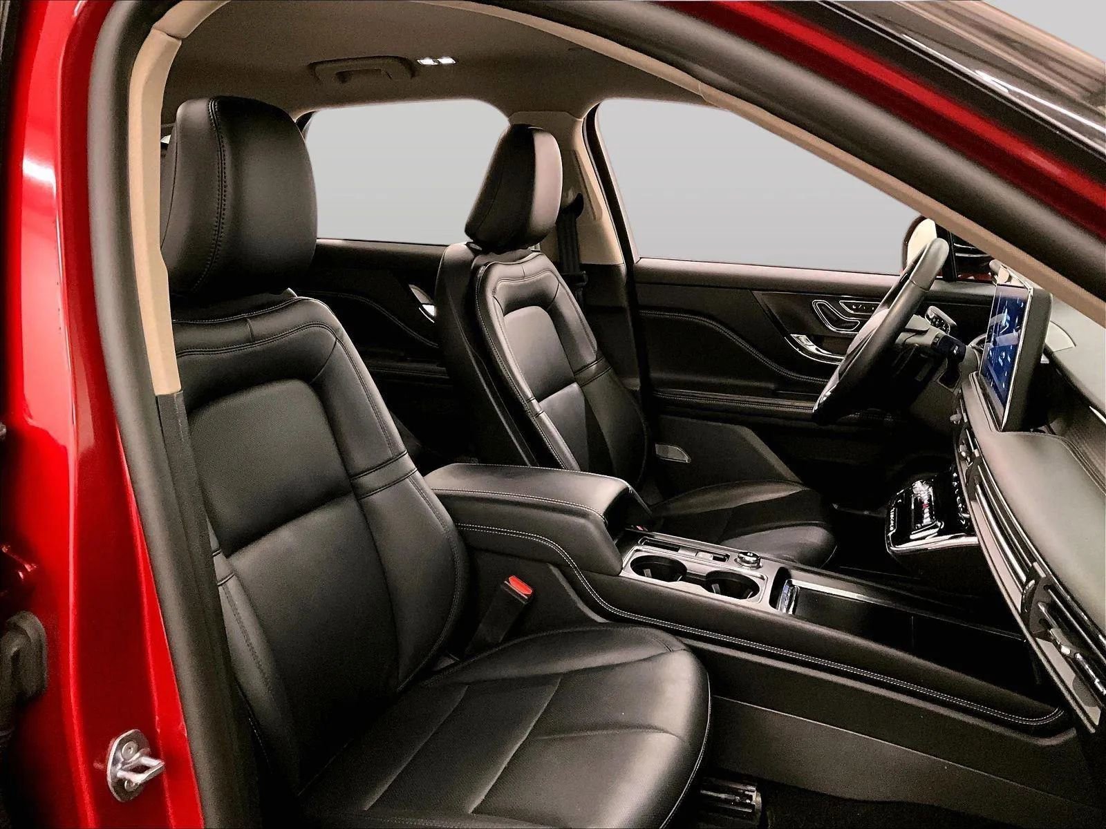 Used 2025 Lincoln Corsair AWD w/ Equipment Group 101A image 7