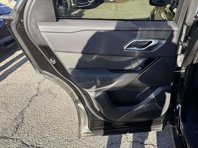Used 2025 Land Rover Range Rover Velar Dynamic SE image 10